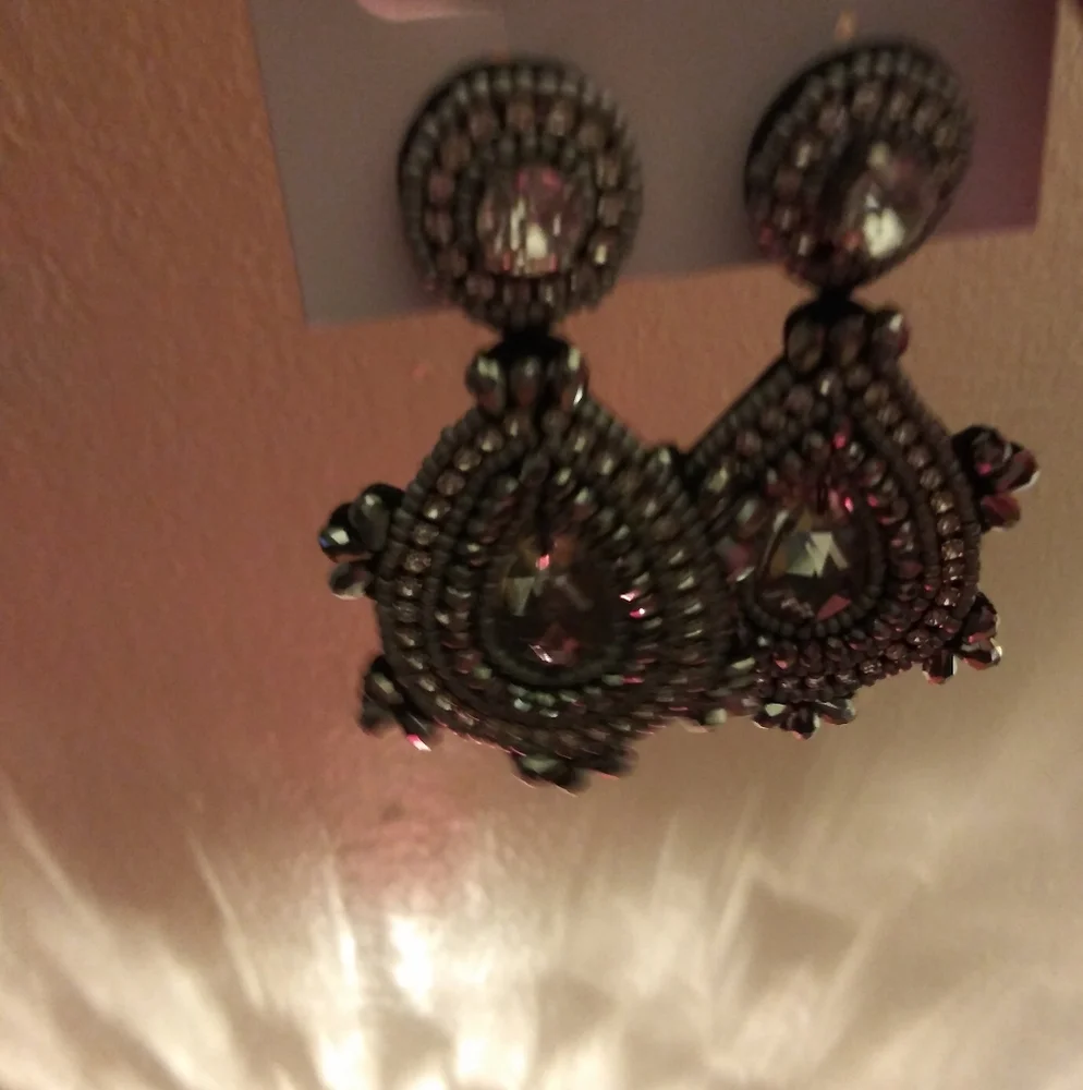 Beaded statement teardrop earrings with fabric back with Clear stone. - Picture 5 of 5
